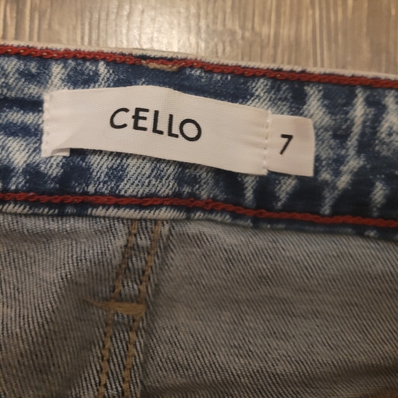 Jeans - Picture 1 of 3